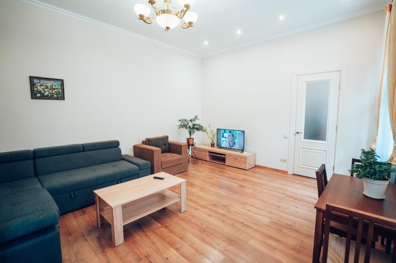 Wonderful Flat On City Center Ужгород Екстериор снимка